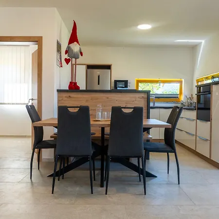 Apartment Family House *